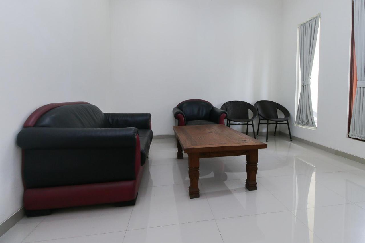 Reddoorz Plus At Panorama Villas Batu Batu (East Java) Exterior foto