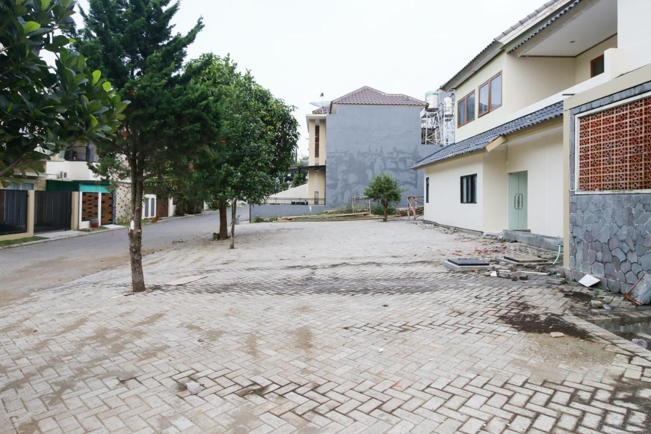Reddoorz Plus At Panorama Villas Batu Batu (East Java) Exterior foto